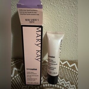 🆕 Mary Kay Timewise Matte-Wear Liquid Foundation - Beige 5